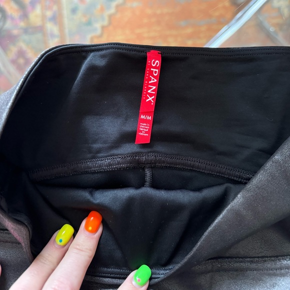 Spanx Faux Leather Leggings - Picture 2 of 2